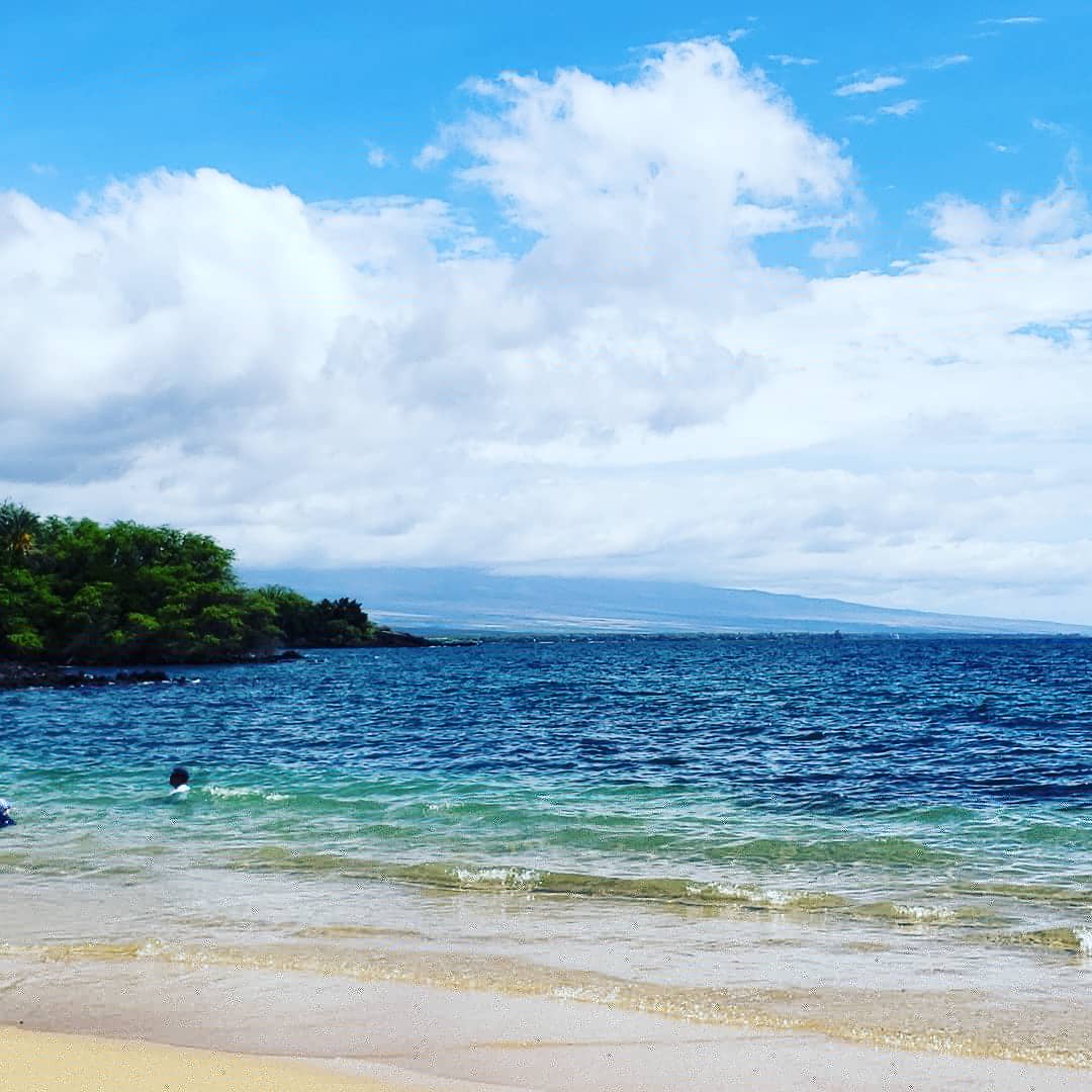 MichikoCho2014's tweet photo. @hitRECordJoe Working on being in the moment.🙏😊🏖🌺 https://t.co/6Qi2dzdK2d