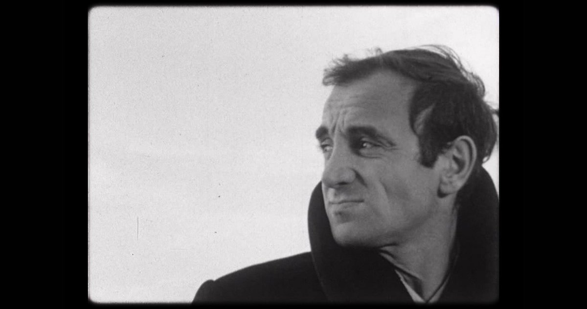 1948. Edith Piaf offre sa 1ère caméra à Charles Aznavour.

Pendant des années, il filme sa vie, ses amours, ses emmerdes.

Avant sa disparition, il réunit des années de rushes composant un vibrant journal intime raconté par Romain Duris dans le docu #LeRegardDeCharles. (2 oct)