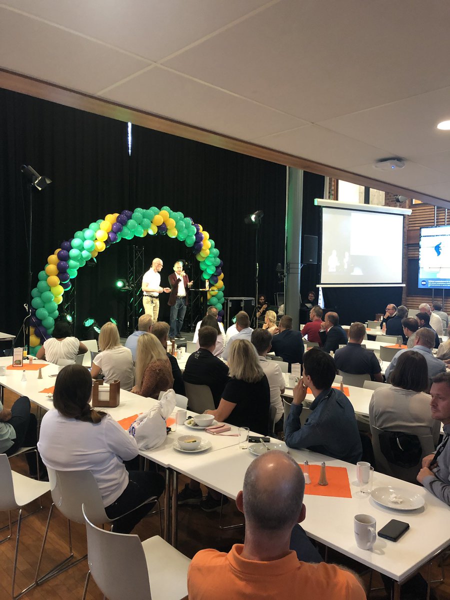 Masse energi på vår #stepup. Planlegge høsten og masse kunde dialog. Stor intern lansering av strategisk partnerskap og kompetanseløft. #TP2B <a href="/AteaNorge/">Atea Norge</a>
