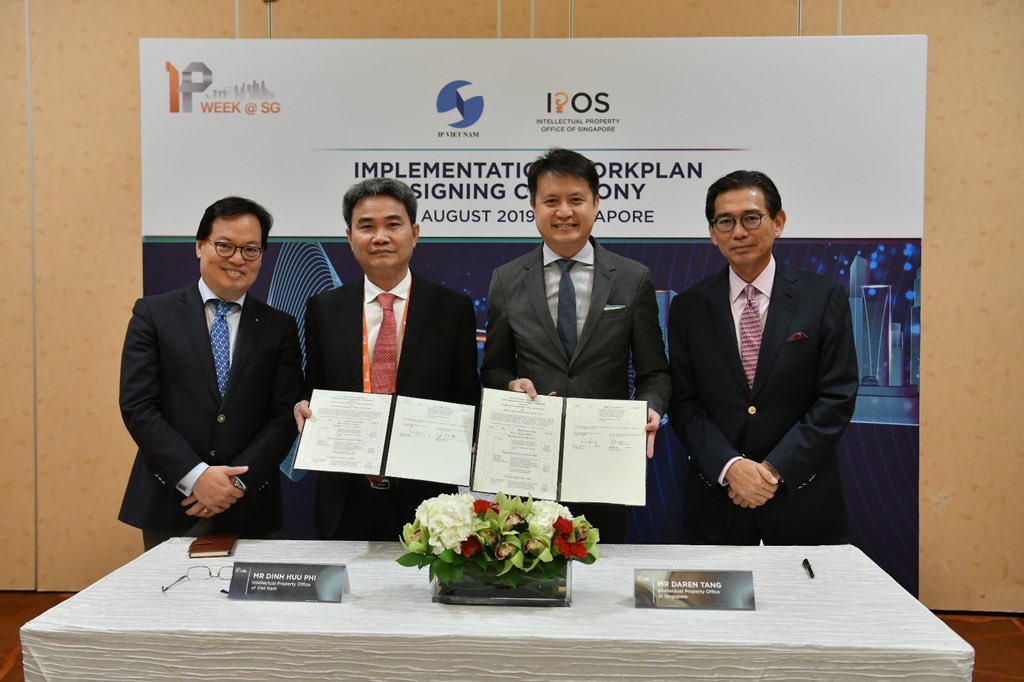 ipofficesg's tweet photo. We have signed an Implementation Workplan with the Intellectual Property Office of Viet Nan to deepen bilateral cooperation in the areas of IP commercialisation and patent-working sharing. 🇻🇳🇸🇬 #iposIPWeek #IPBeyondBorders https://t.co/SYjoxbp7ft