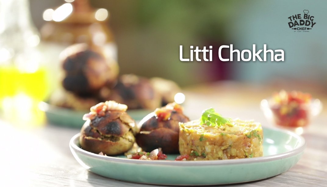 mchefajaychopra's tweet photo. One of Bihar's most popular dishes - The Litti Chokha, now in the comfort of your home.
Link- https://t.co/tQUiv1Ccig
#UltimateComfortFood #TheBigDaddyChefSeason3 #ChefAjayChopra #Chefstyle #Cheflife #Chef #foodies #litthichockha #litthi #bihar #Jharkhand #soulfood #homecooking https://t.co/beRnMKOJiu