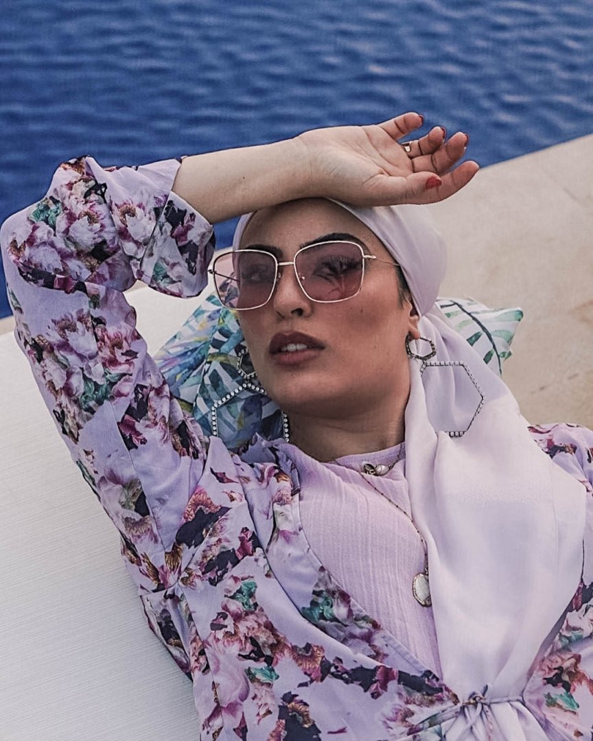 DiamantineUK's tweet photo. The always pretty @saracoelhoansari always with the prettiest scarves 😍 Have you taken a look at our amazing scarves? Go check it now at https://t.co/Ty2pwZMcMF ✨ https://t.co/1vjxBteHEC