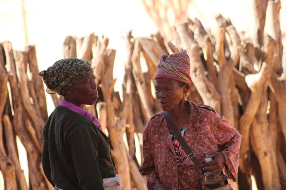 UNDP_Botswana's tweet photo. Communities in Kgalagadi North otherwise referred to as KD1 and KD2 (Ukhwi, Ncaang, Ngwatle & Zutshwa) undergoing training on Governance of Trusts
https://t.co/35AJTmKUU9
#EcosystemsProject
@Jacinta_Barrins @UN_Botswana @BWGovernment https://t.co/Av92ppcwRw
