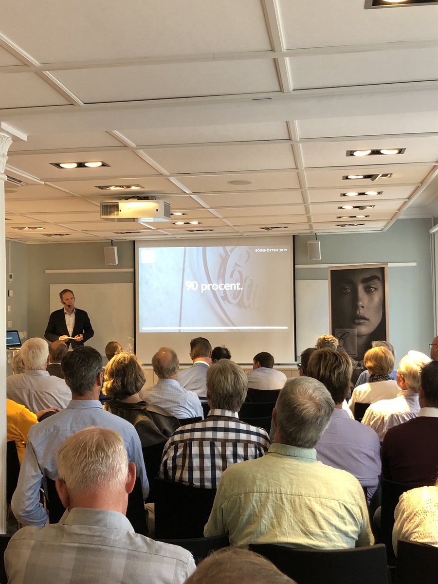 Hallgren73's tweet photo. Carnegie Private Banking Börshösten 2019 i Göteborg @HenrikvonSydow #kunskapsbanken #carnegie #carnegieprivatebanking https://t.co/IsyoGe5YnS