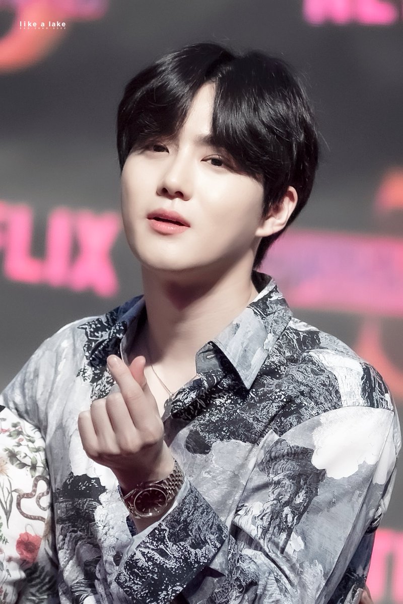 myeon_deullae's tweet photo. 쁘이 하나 했을뿐인데 분위기 이럴일이야?
날씨 조쿠 준면이 보고 싶어서...흑..
#수호 #SUHO #준면 #엑소 #EXO⁠ ⁠@weareoneEXO https://t.co/ADeNsuKg3e