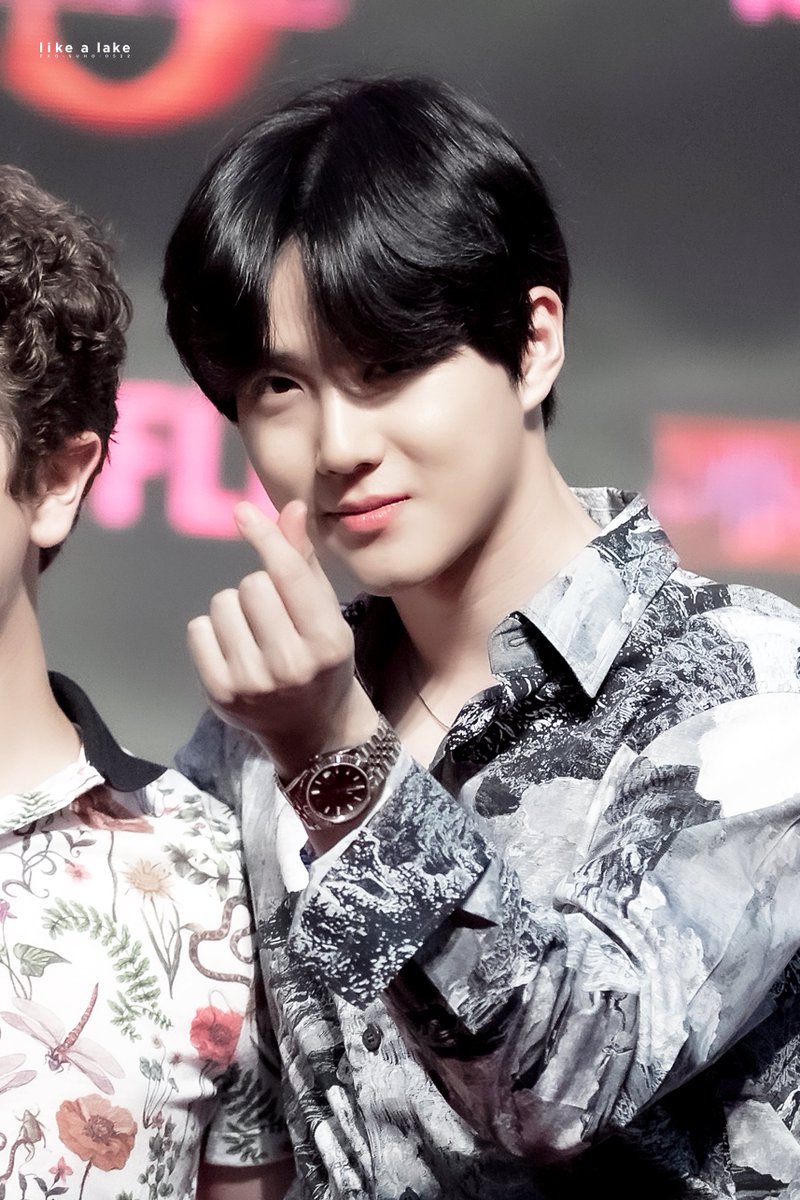 myeon_deullae's tweet photo. 쁘이 하나 했을뿐인데 분위기 이럴일이야?
날씨 조쿠 준면이 보고 싶어서...흑..
#수호 #SUHO #준면 #엑소 #EXO⁠ ⁠@weareoneEXO https://t.co/ADeNsuKg3e
