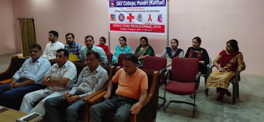 davcollege1's tweet image. @davcollege1 #studentInductionProgramme was organised at #DAVCollege pundri on 27 August,2019. Programme was chaired by respected principal Dr Subash Tanwar . All the conveners of various committees guided the students regarding their upcoming events.Some glimpses of the function