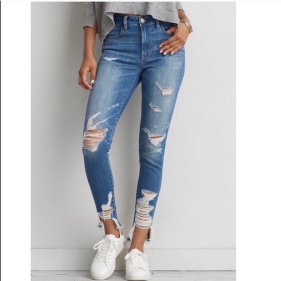 SubscriptionGrl's tweet photo. So good I had to share! Check out all the items I'm loving on @Poshmarkapp #poshmark #fashion #style #shopmycloset #monteau #americaneagleoutfitters: https://t.co/e98uwfWIA7 https://t.co/FifamBTW21