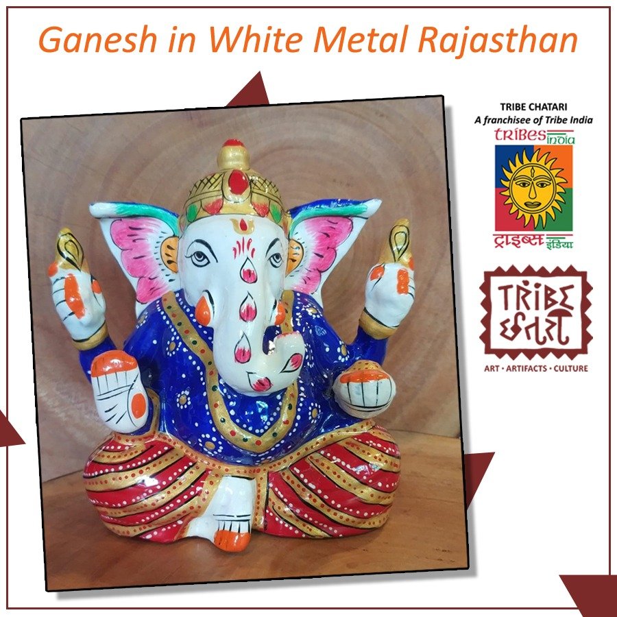 TribeChatari's tweet photo. 5 Days to go ....!
Check out the amazing Ganesh in white metal Rajashtan  
 
For booking call on - 9822284771/ 9850578438 

#ganeshchaturthi #ganeshchaturthi2019 #TribeChatari #ArtWork #Hnadmade #Madewithlove #WhilteMetal #Rajashtan #GaneshUtsav #Pune #Punekar https://t.co/AXHGKxcwTj