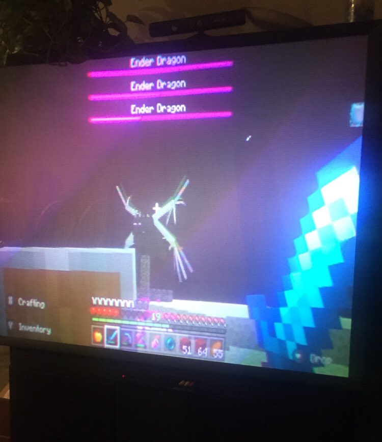 Chase_Moore_'s tweet photo. My Minecraft game decided to glitch and spawn in THREE ender dragons. Don’t believe me? See for yourself. I WANT TO CRY. https://t.co/wK5qUKblGe