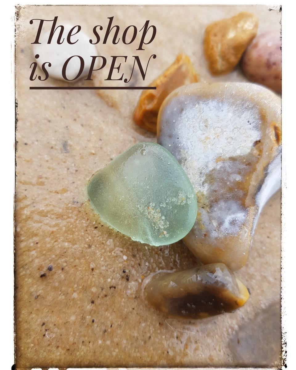 swashglass's tweet photo. We are back from our wonderful family holiday and our on-line shop is back open 🥳🥳. 
Pop by soon 👋🏼. 
Have missed you guys 😘. 
https://t.co/TgzTw5LabJ
#seaglasshunter #seaglassjewellery #loveseaglass https://t.co/8mzA656xY8