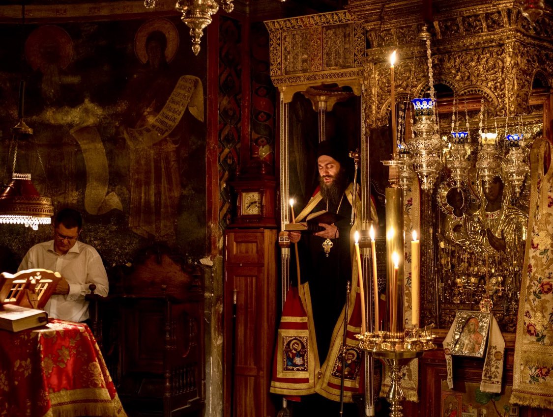 девочка в церкви. святая русь. святыня души. святыня души. рай небесный.