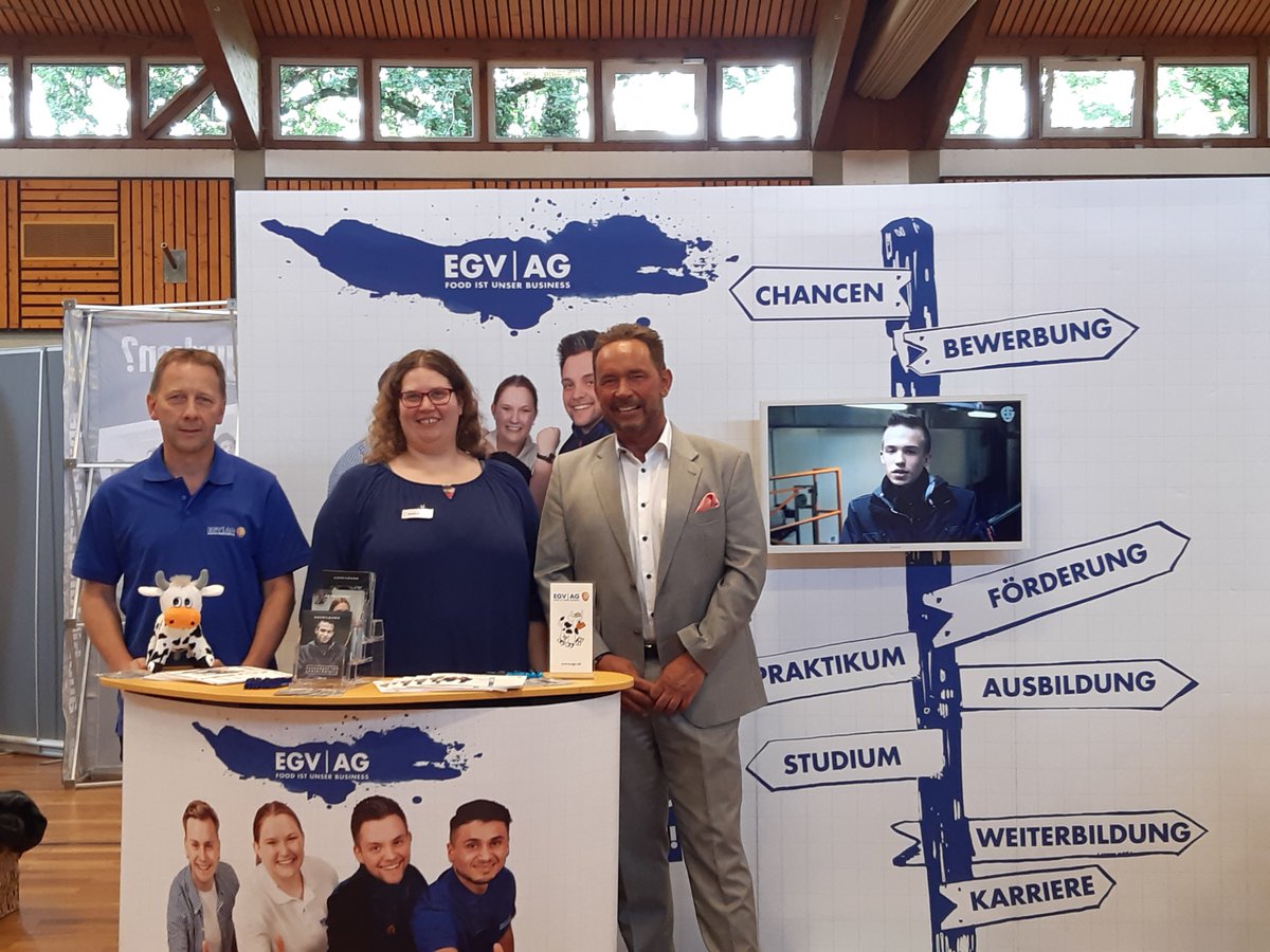 Immer auf der Suche nach neuen Auszubildenden! AM Freitag war unsere Niederlassung aus Stade auf der Ausbildungsbörse in Oldendorf-Himmelpforten mit unserem Messestand vertreten! #ausbildung #azubi #egv #ag #handel #messe