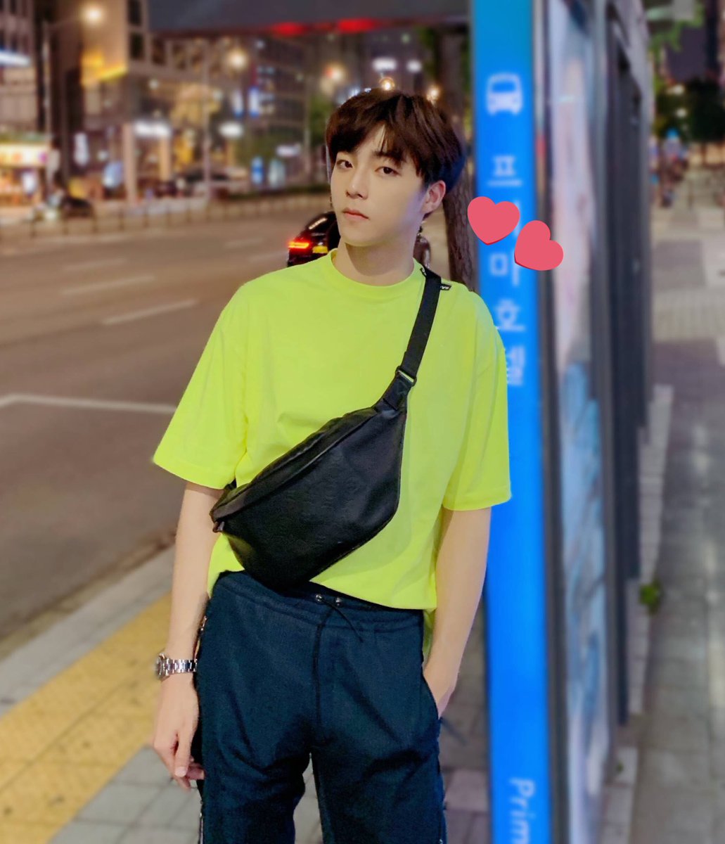 CHENLINONG_TH's tweet photo. ใส่สีเขียวขึ้นมากเลยค่ะลี่หนง ขออวยหน่อยเถอะ😆😍 https://t.co/0Dvv6AMFUw