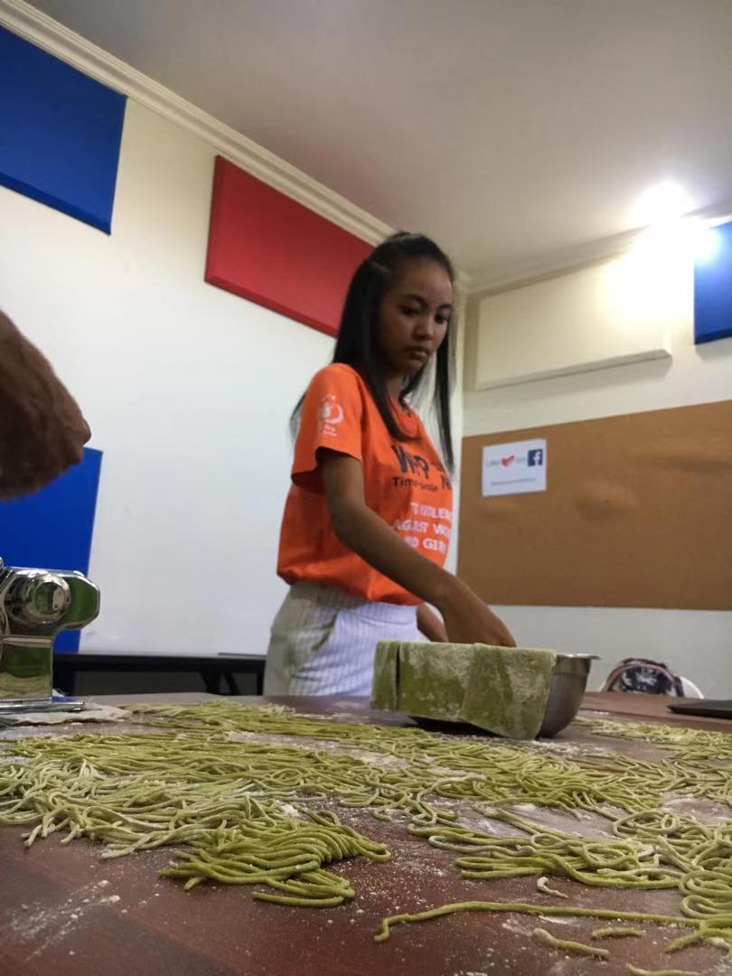 WFPAsiaPacific's tweet photo. Understand. Innovate. Adapt. Promote. Using locally produced purple yam, moringa leaves, pumpkin... aspiring chefs in #TimorLeste, including our own #WFP staff, are learning how to turn traditional ingredients into healthy, nutritious meals with a contemporary twist. @TLFOODLAB https://t.co/0ThVYPg4fM