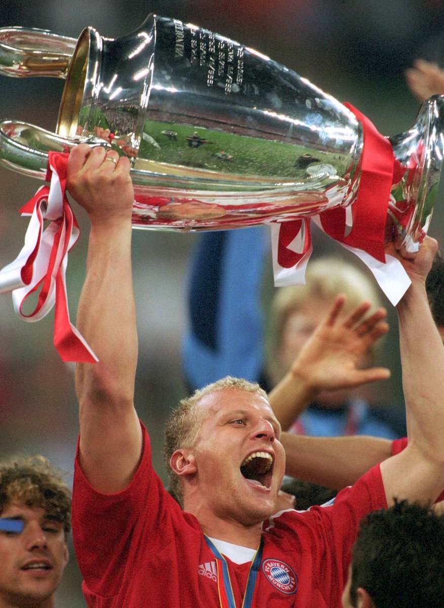 FCBayernES's tweet image. Un mítico delantero del #FCBayern también sopla las velas hoy. 

¡Feliz 4️⃣5️⃣ cumpleaños, Carsten #Jancker! 🎈 

#MiaSanMia