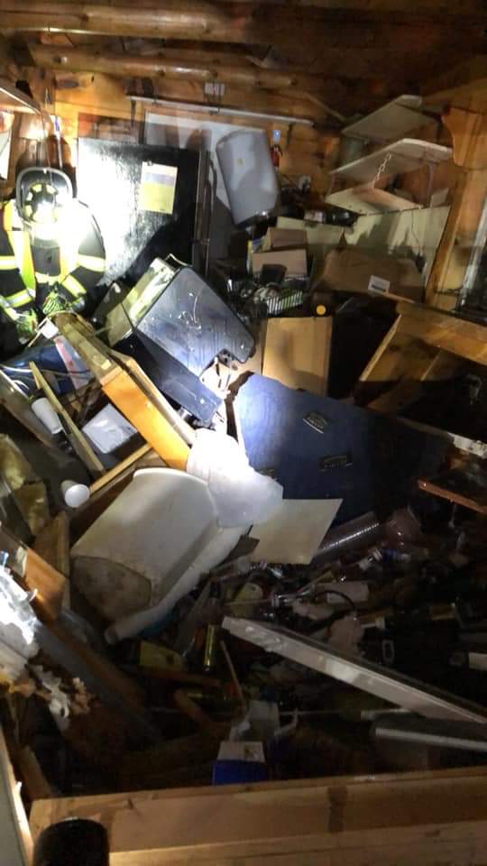 nazyjavid's tweet image. CRASH INTO JAVA HUT: A car drove into a Java Hut location in Smith River and the driver was arrested for DUI at the scene, according to the owners of the business and the CHP. Read article: krcrtv.com/north-coast-ne…. #smithriver #javahut #delnorte #northcoast #chp #java #duicrash.