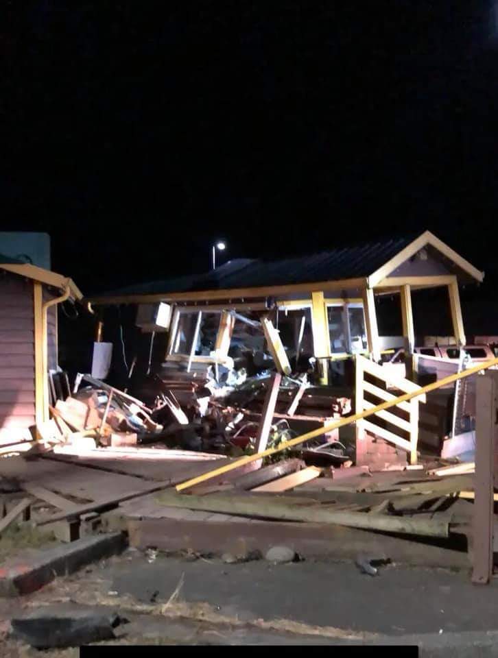 nazyjavid's tweet image. CRASH INTO JAVA HUT: A car drove into a Java Hut location in Smith River and the driver was arrested for DUI at the scene, according to the owners of the business and the CHP. Read article: krcrtv.com/north-coast-ne…. #smithriver #javahut #delnorte #northcoast #chp #java #duicrash.