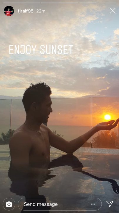 _ponchodayo's tweet image. oh iya yg ini yaaa? 🤪👀 dia mah enjoy sunsetnya ikut2 rian~~~ 😂😂😂
#memancing