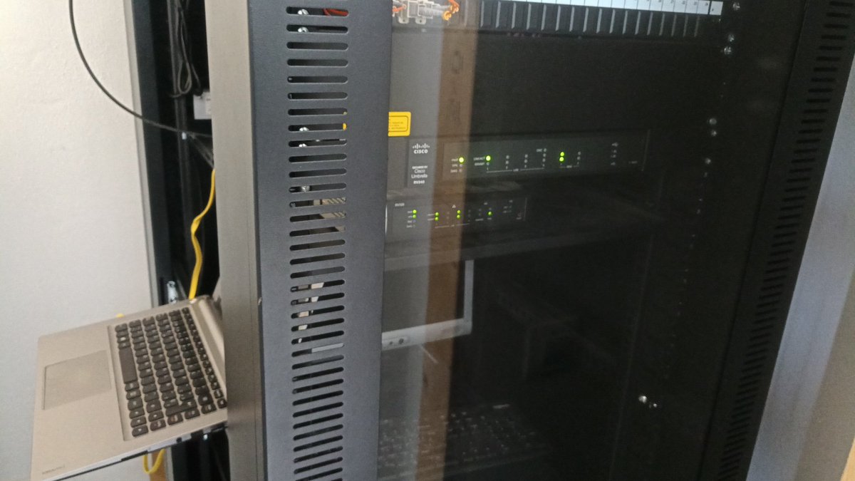 avamatica's tweet photo. Mejorando (aún más) el rendimiento de la #red de @talleresmicol. Buscando siempre lo mejor... #AlevalTEC #tecnologíaparapymes #networking #RV340 #cisco #talleres #Murcia https://t.co/ECgot82pRo