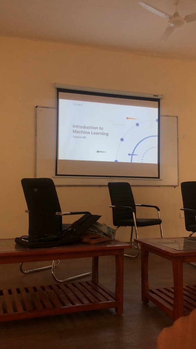 Scrowdy_310's tweet photo. #ExploreML  #dschits @madhuragj @dsc_hits @GoogleDevsIN We learnt the basis of https://t.co/QRUU7dltwB was a good experience https://t.co/H7Xs5XUO4x