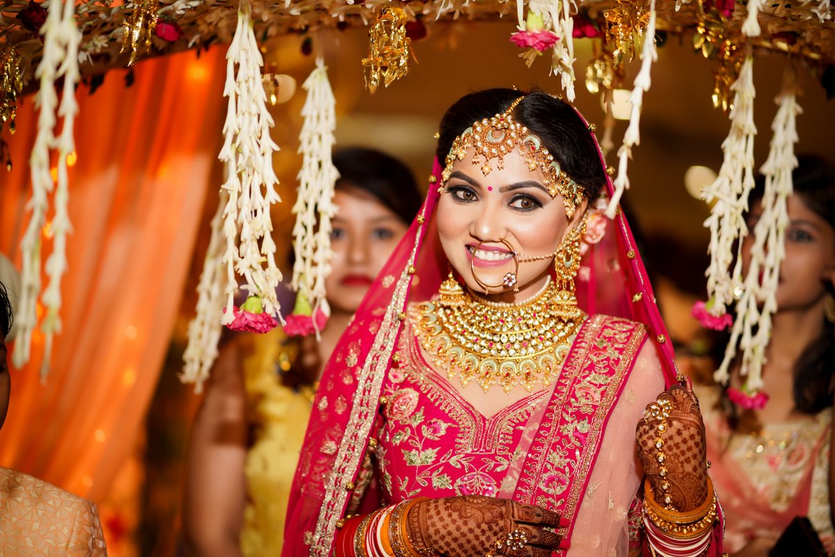 When her smile is brighter than the stars

#smiling #happiness #bride #weddingday #weddingphotographer #bridetobe #weddingphotography #marriage #weddingphotoshoot #photography #indianwedding #indianweddingstyle #weddingsofinstagram #indianbride #SubodhBajpaiPhotography