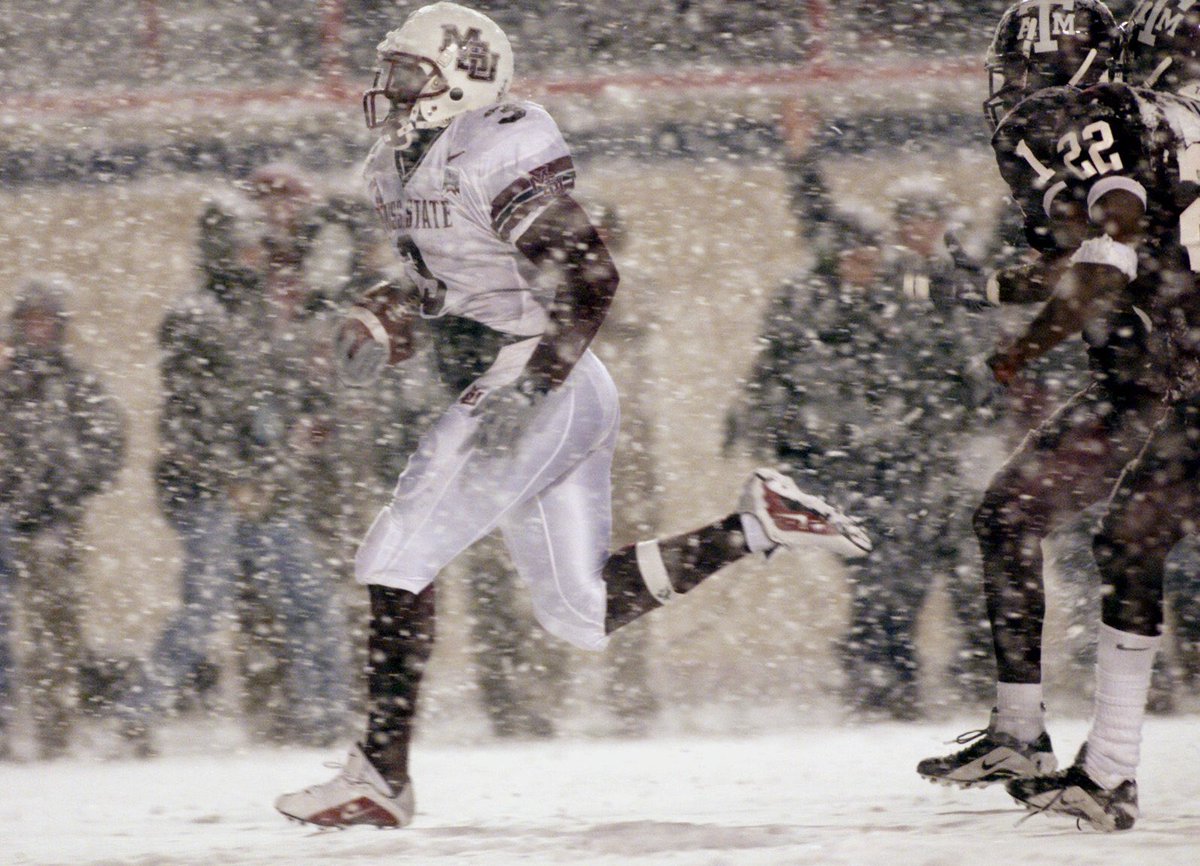 perrykingthe4th's tweet photo. Happy Dontae Walker Day! #3daysuntilkickoff https://t.co/A9KCMg9rfG
