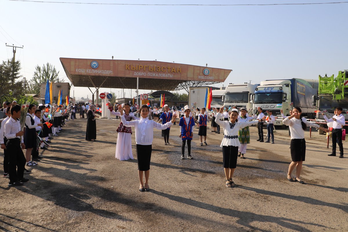 oscebishkek's tweet photo. Today, State Border Service of Kyrgyzstan &amp; @oscebishkek conducted an excursion for children of border officers of Uzbekistan &amp; reps of CIS border agencies to Osh city,🇰🇬. This cultural exchange will strengthen multilateral #CrossBorderCooperation &amp; foster #FriendlyRelations. https://t.co/Y5IyauNRCP