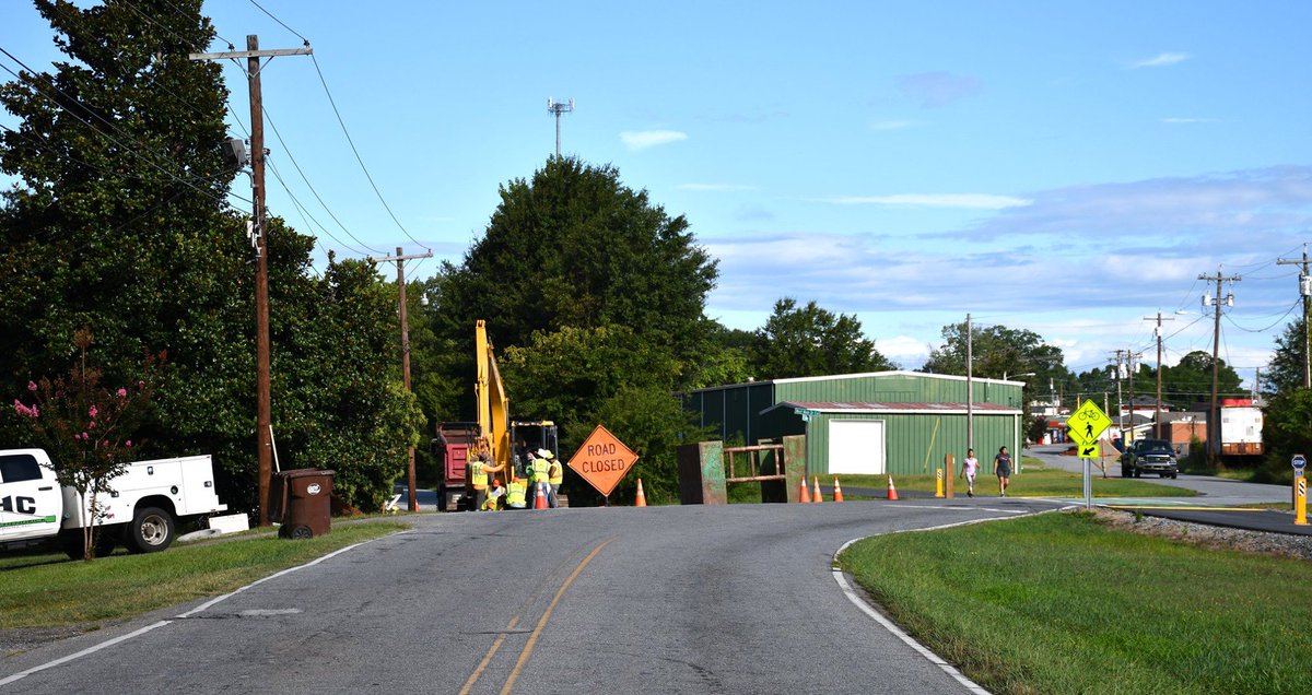 ForestCityPD's tweet photo. West Main Drive Extension is closed today from West Main Drive to Withrow Road. Local traffic only. Crews will be making manhole repairs today along the roadway. Please use caution when traveling through this area. https://t.co/ufEafjsNkP