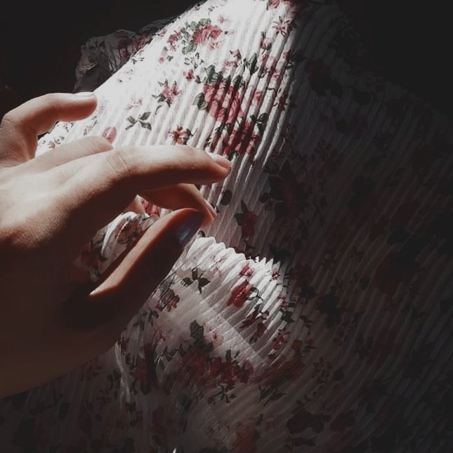 sptmberthoughts's tweet image. VII.

Hold her.