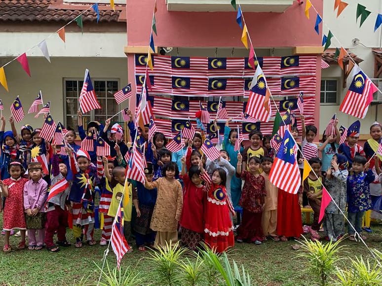 SHAHRUNNAIM82's tweet photo. #merdekamerdekamerdeka🇲🇾🇲🇾🇲🇾
#sambutanharikemerdekaanygke62
#tadikaarinapresint9 https://t.co/bXuYwkT61G