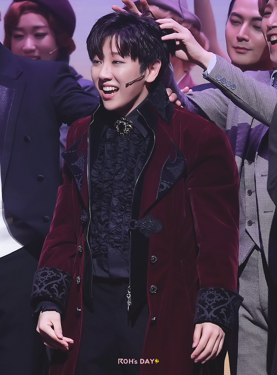 [ROH's happy DAY]

190721 메피스토 커튼콜
#노태현 #ノテヒョン #盧太鉉 #卢太铉 #RohTaeHyun #โนแทฮยอน #노태현_사랑해