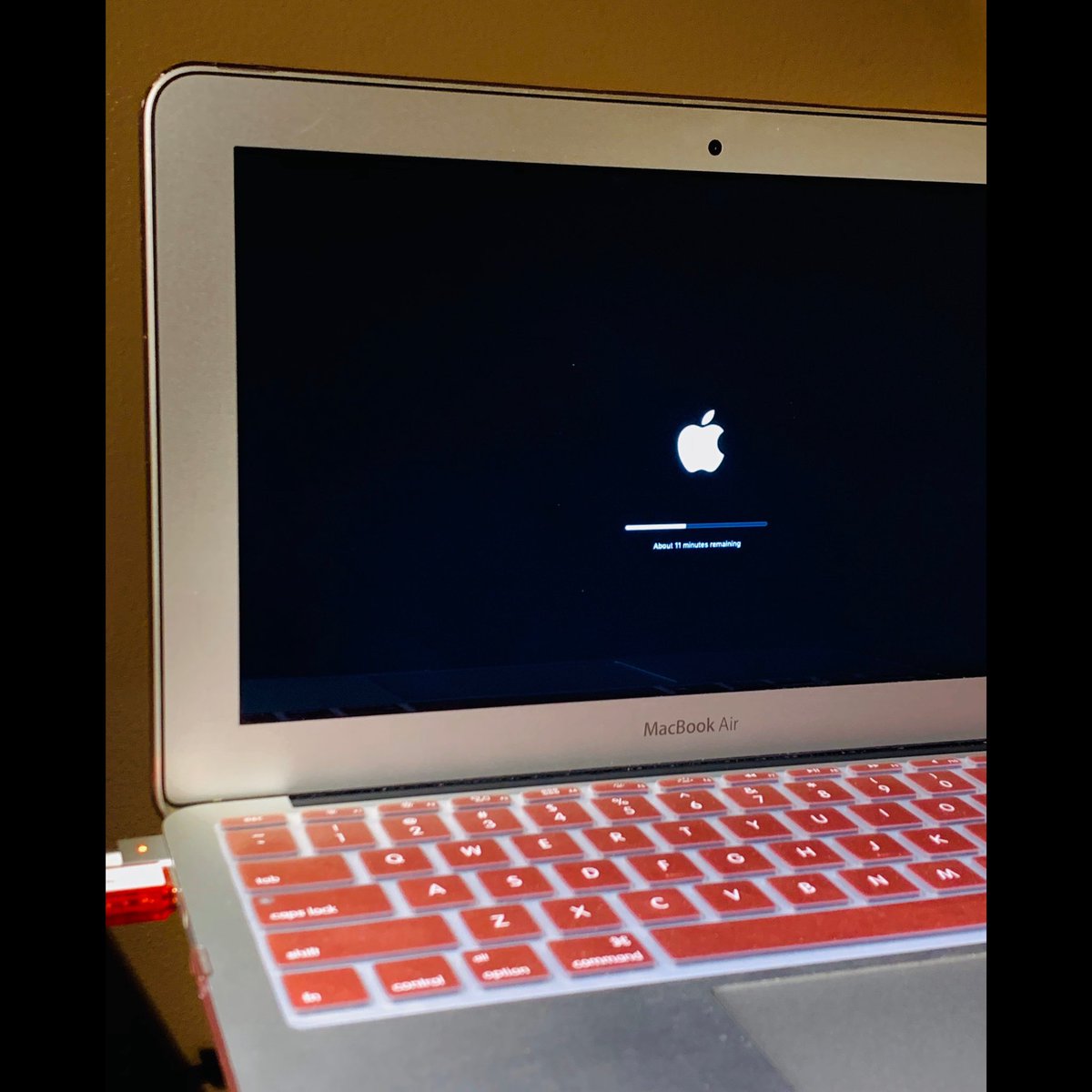 NCR_NYC's tweet photo. An 11-inch, Early 2015 #MacBookAir formatted to #APFS, with a Clean-Installation of #macOSMojave. #NCRNYC #NicksComputerRepairsNYC https://t.co/LV4wsUoe9a