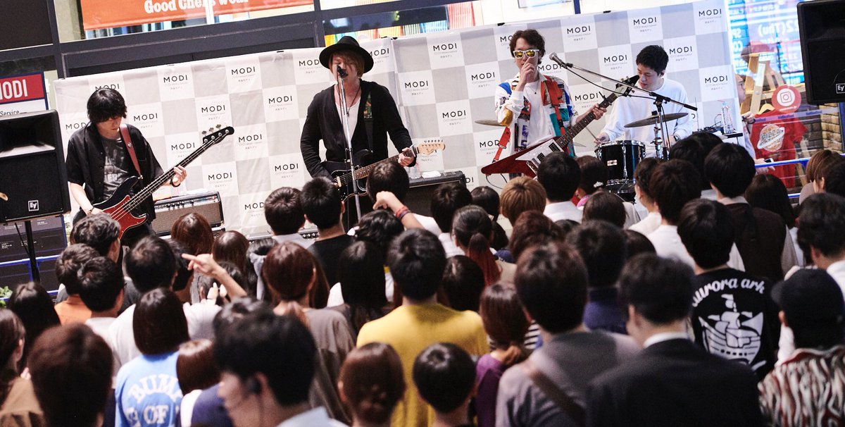 Suwa Phatmans After School改めsaji サジ のライブ行きたかったな Bumpファンって1発でわかるのがチラホラいる笑 Suwa Phatmans After School改めsaji サジ のライブ行きたかったな Bumpファンって1発でわかるのがチラホラいる笑