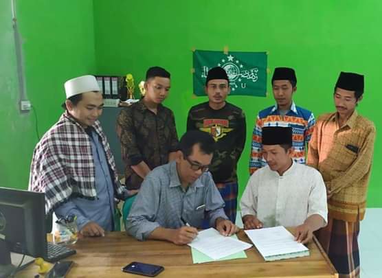 Penandatanganan kerja sama Lazisnu Jepang dengan Lazisnu Pesawaran Lampung,

1) Kerja sama meliputi beasiswa bagi muallaf Warga Jepang yg ingin mondok di Pesantren Nurul Huda Pesawaran Lampung.
<a href="/nu_online/">NU Online</a> 
<a href="/Generasi_MudaNU/">Generasi Muda NU</a>
