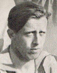EfbNostalgi's tweet photo. 🎖️Arthur Frank Villy Nielsen, født den 29.08.1908. Han debuterede på Esbjergs 1. hold i 1926, hvor han var en væver højre wing, indtil han sluttede sin karriere i 1942.
Arthur Nielsen døde 17.10.1987 i Esbjerg, 79 år.
#sldk #traditionsklub #EfB #Esbjerg https://t.co/wTSH7km4Ub