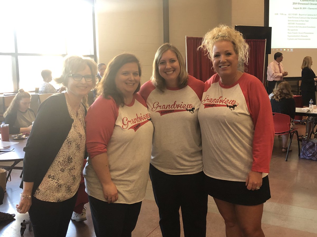 Grandview_Elem's tweet photo. 20 years of service to the Clarenceville School District!!!! What an impact these ladies have had on our district and our students!!! #csd_allmeansall @mrsthomas103 @ThirdGibson @KStrzempka @Pengberg121 https://t.co/qHfpbY8JQ1