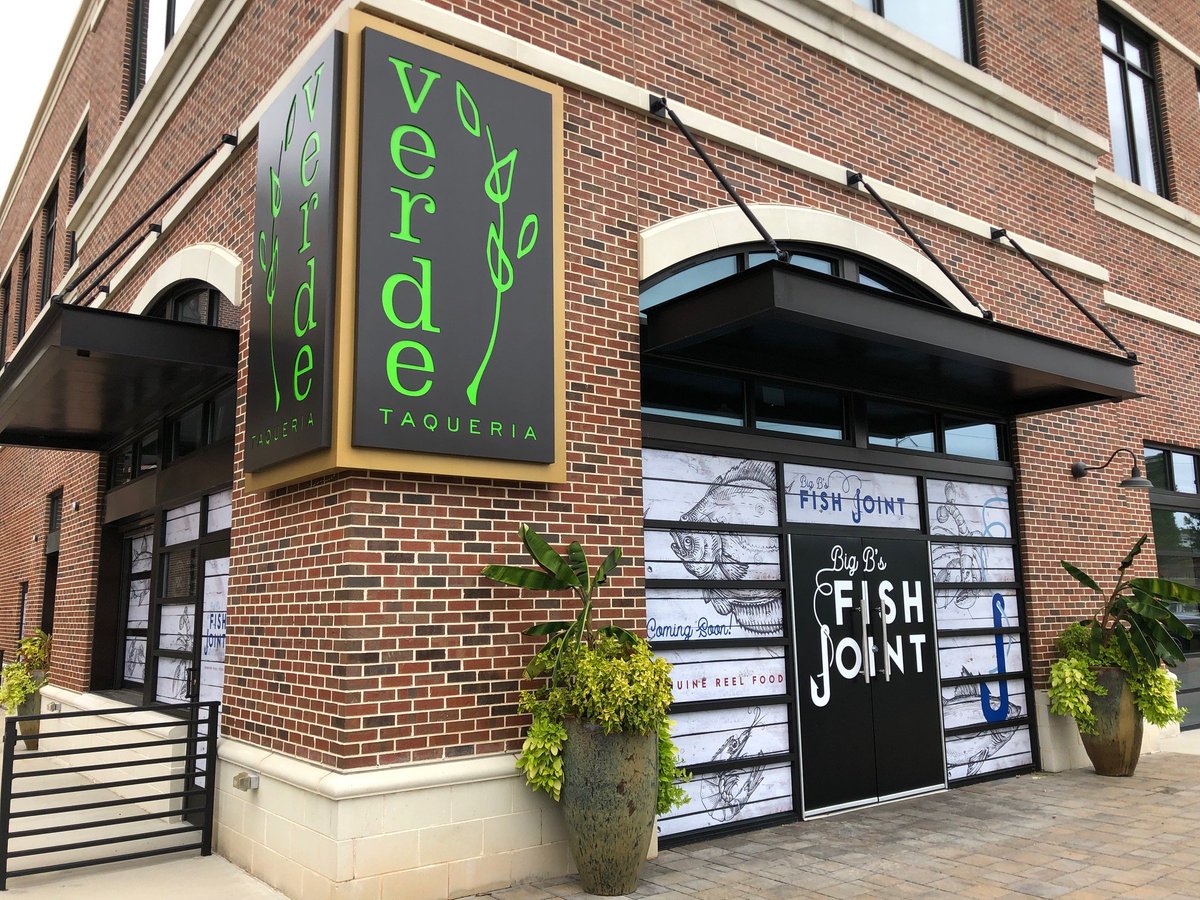 tonetoatlanta's tweet photo. Flip Burger co-founder Barry Mills is returning to restaurants with the launch of "Big B's Fish Joint" in @SandySpringsGA https://t.co/JMECsX7c0w cc @sbarruf @StojBoj @eisenmanretail #tonetoatl #CRE https://t.co/kZf2t7tsLH