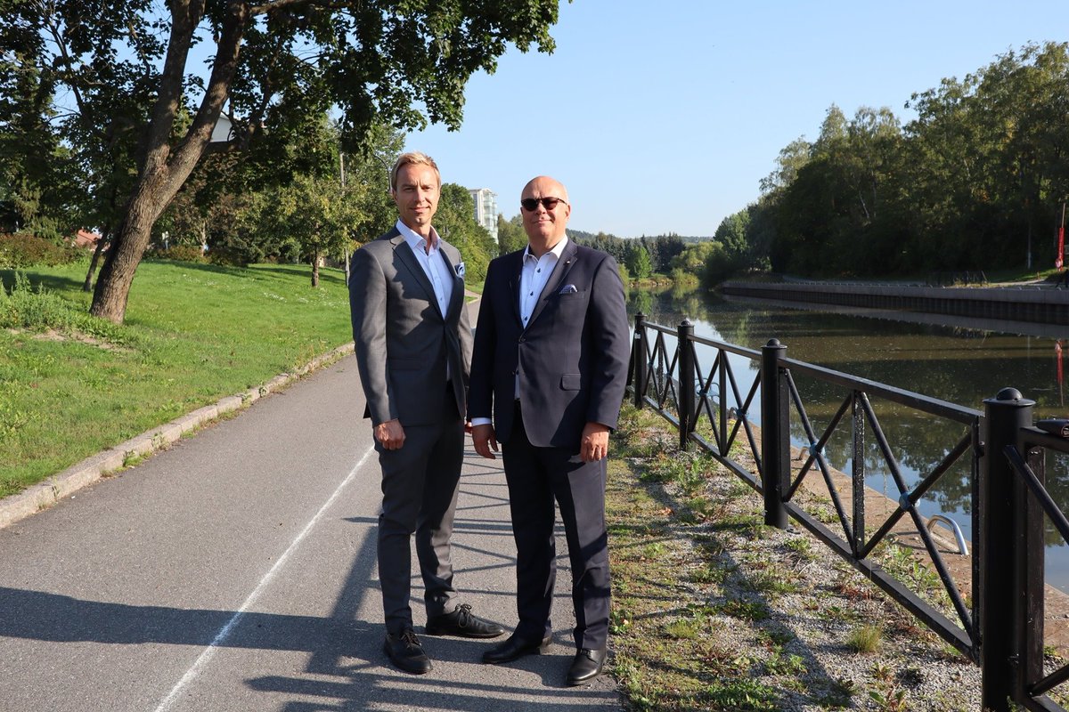 Pankkimme toimialueen näkymä on selvästi piristynyt aiemmasta ja mm. asuntokauppojen määrä on lisääntynyt. Omistaja-asiakkaiden määrä on jo 49.000 ja mobiilipalveluiden käyttö on myös kasvanut reippaasti. Lue koko osavuosikatsauksemme 👉 bit.ly/2MHgMor