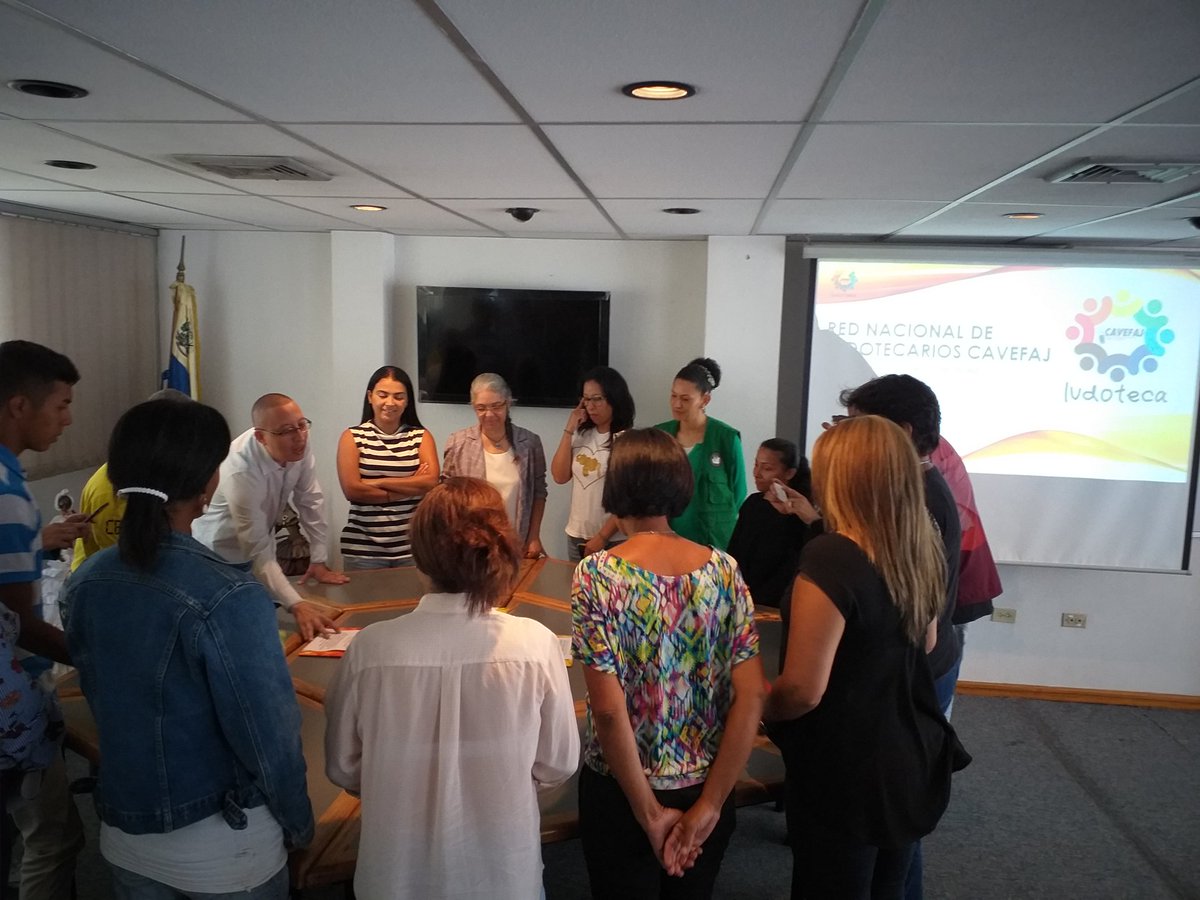 CAVEFAJ's tweet photo. Damos inicio al taller de ludotecas. Felices con este encuentro!#valordeljuego https://t.co/hNTEhmz7jw