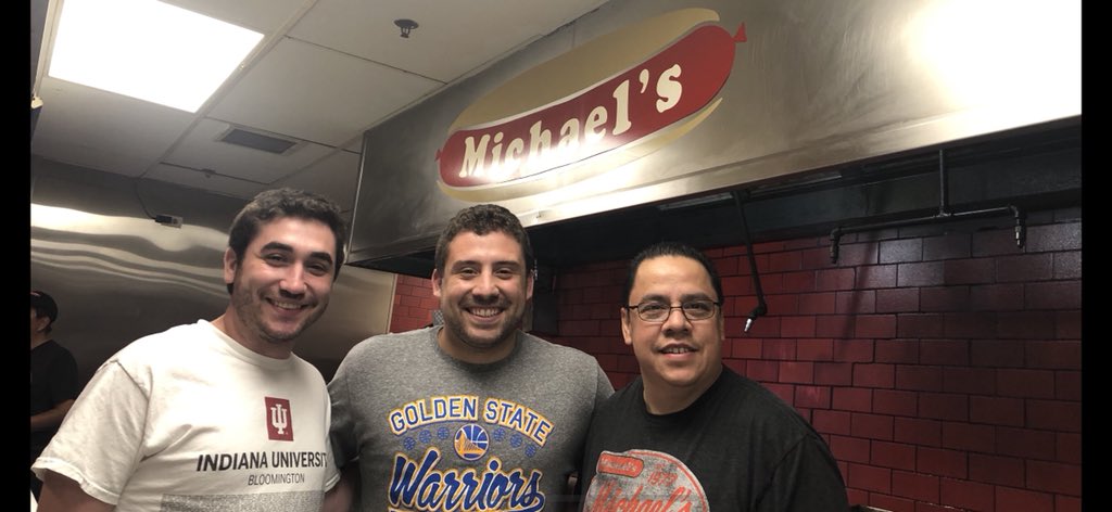 GoLocalPodcast1's tweet image. Our final episode (for now) goes out with a BANG! 🎙🌭🏙🏒

-Interview with @BarstoolChief-

-Answering audience questions (including which one of us is @BarstoolBigCat and which one is @PFTCommenter)-

-Michaels 2nd Chance-

Listen now
⬇️⬇️⬇️
podcasts.apple.com/us/podcast/go-…