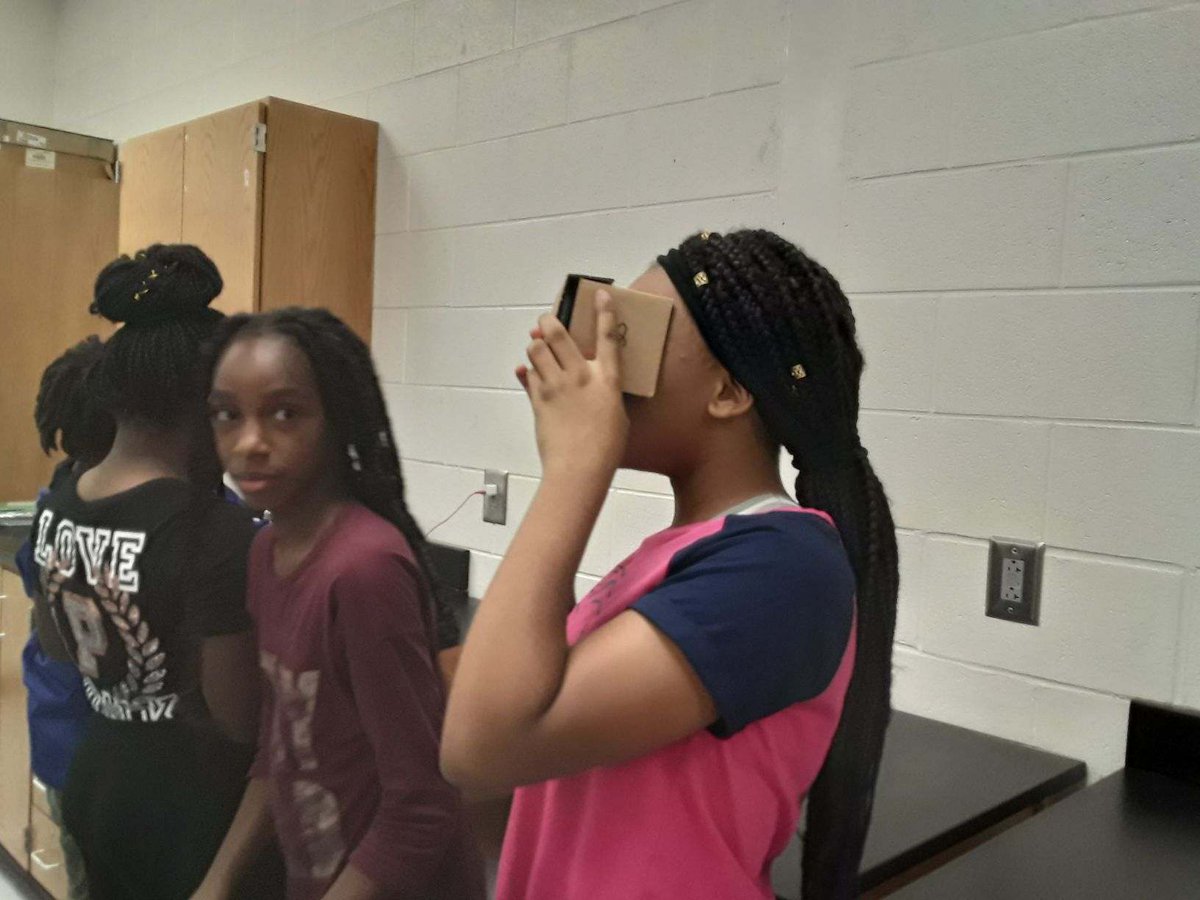 MsAngelPugh's tweet photo. Students explore the Solar System with virtual reality in Ms. Rich's class @CarverRoadMS #Googleexpeditions #keepingstudentsengaged #weAreone #2185pride https://t.co/M8PWd9c5fU