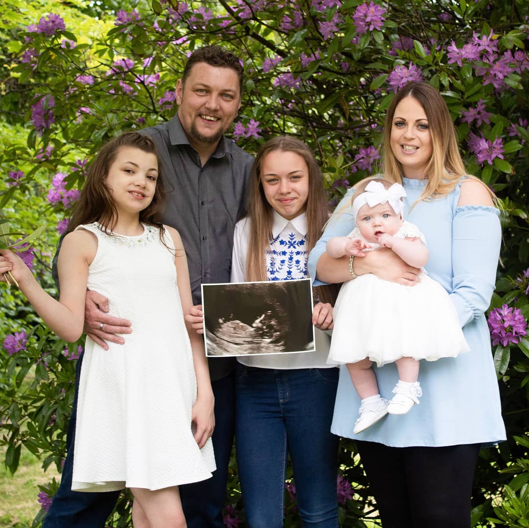 Les_Longley's tweet photo. Amazing photo of our ever growing family!! 😍
#Meandmygirl #Ilikethewayyouloveme
#AmberGrace #MyNo1girl
#EvangelineHope #myspeciallittlegirl
#IsabellaLove #thirdgirlsthecharm
#littlemissprincess #Family #Love
📸: Samantha Lyndsay Photography https://t.co/1pxb6CJpng