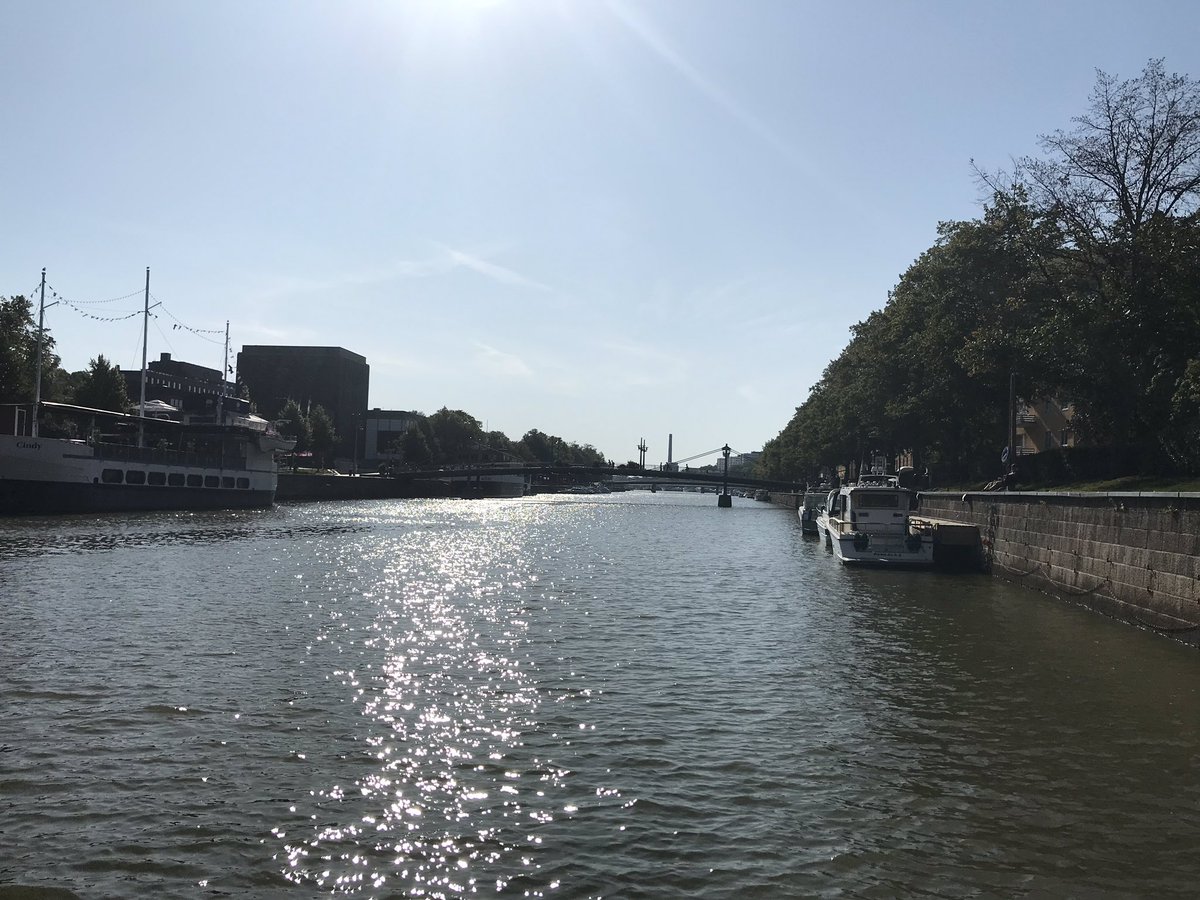 SjoholmKatja's tweet photo. @ Riverside Ferry ÅPitch cruise. Pitching competition with the main prize of 10000€. Companies who are pitching are coming from 4 different countries. LoveBoat is sailing. Big hand for #6Aika #growthecosystems #Makewithespoo  @HeliHiden https://t.co/fBAhZ41MOZ