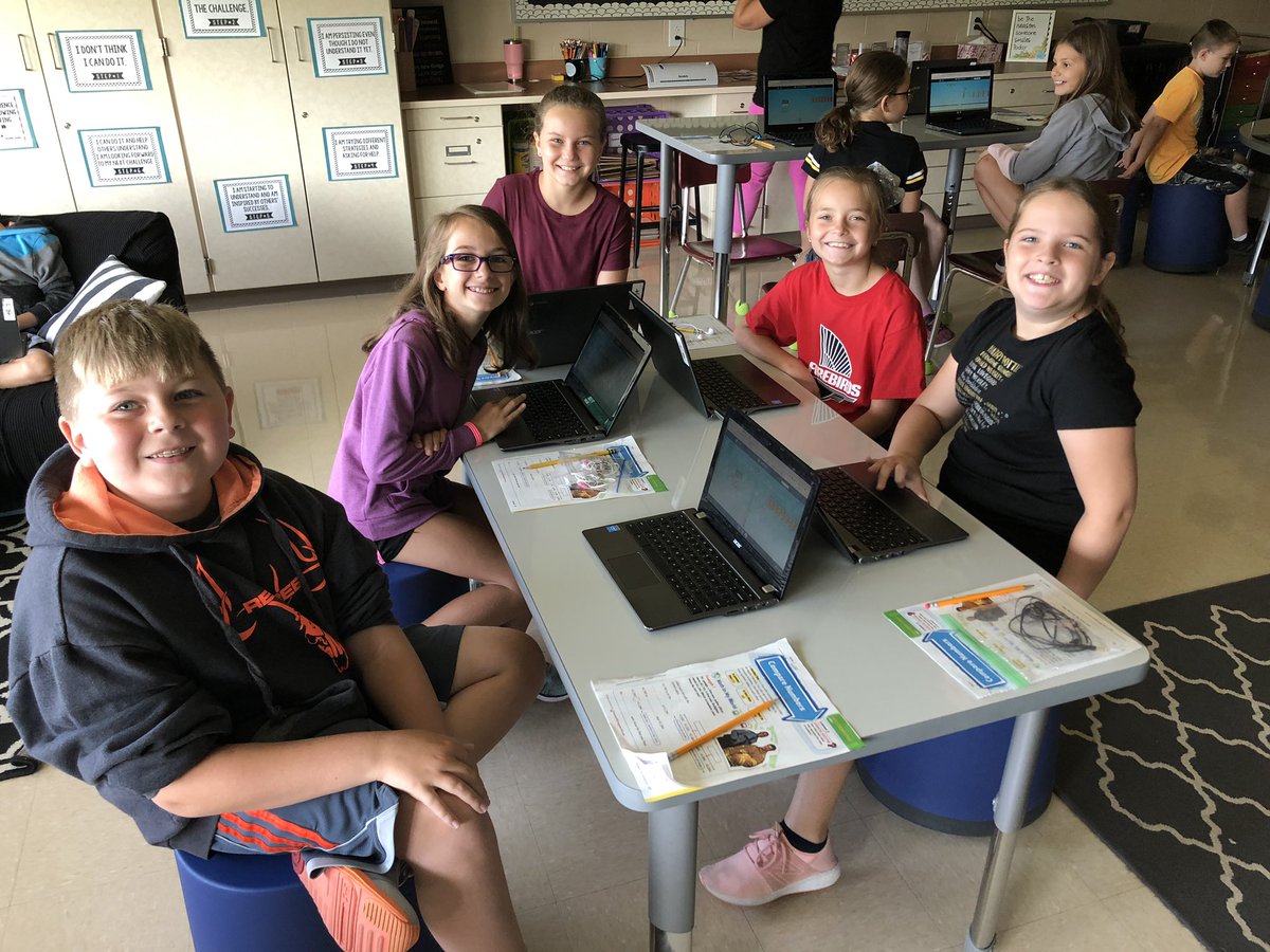 GoBicEagles's tweet photo. Bicentennial 4th grade students loving the challenge of their ST Math program! #gobiceagles @STMath @MolineCVSchools https://t.co/qZjCesAGwJ