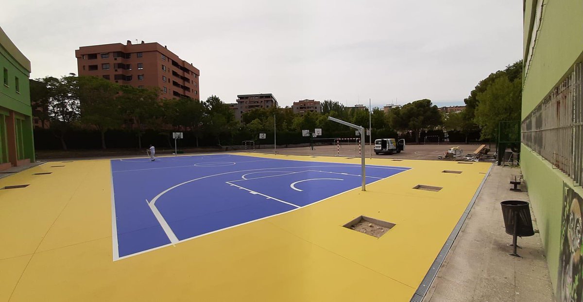 grupopuma's tweet photo. OBRA LÍNEA PAVILAND SPORT | Pista deportiva en Zaragoza.

#Siemprecumplimos 
#grupopuma 
#PavilandSport
#Obra https://t.co/wBaHux1VFe