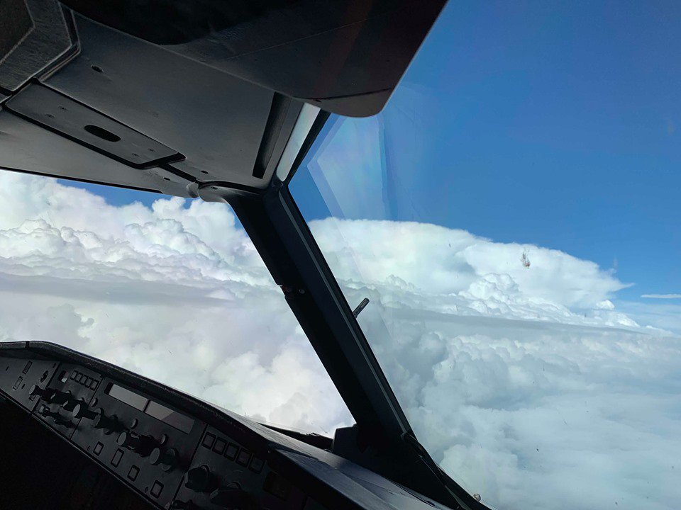 FlightJob's tweet photo. Take a look at these amazing photos that were sent in to us. Why not share yours with us too? Who wouldn't enjoy looking at those amazing views?!
#pilotviews #cockpitphoto #cockpit #cockpitview #pilot https://t.co/T3mo76NAad