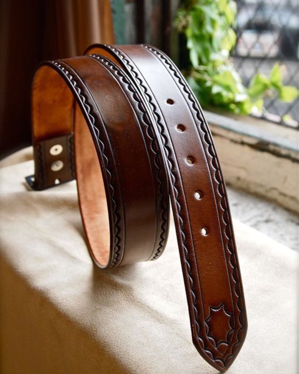 lelandstyles's tweet photo. Spending on quality is the key to help enrich your style. Keep it stylish, gentlemen.

#luxurybelt #lelandstyles #luxuryfashion #accessories #keepitstylishgentlemen https://t.co/d7lQMPnEmw