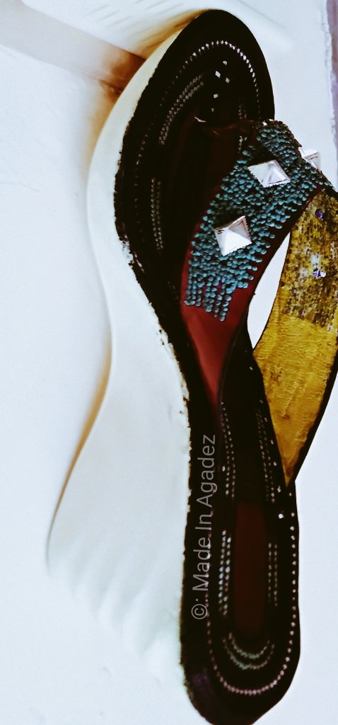 MadeInAgadez's tweet photo. #Teghateme (#Balka) représentent la touche féminine par excellence de votre tenue vestimentaire.
Pour vous distinguer, n'hésitez pas à miser sur nos modèles originaux, qui donneront à votre tenue un éclat.
Whatsapp : 0022793889558
📩 : madeinagadezco@gmail.com https://t.co/mV43LVa99J
