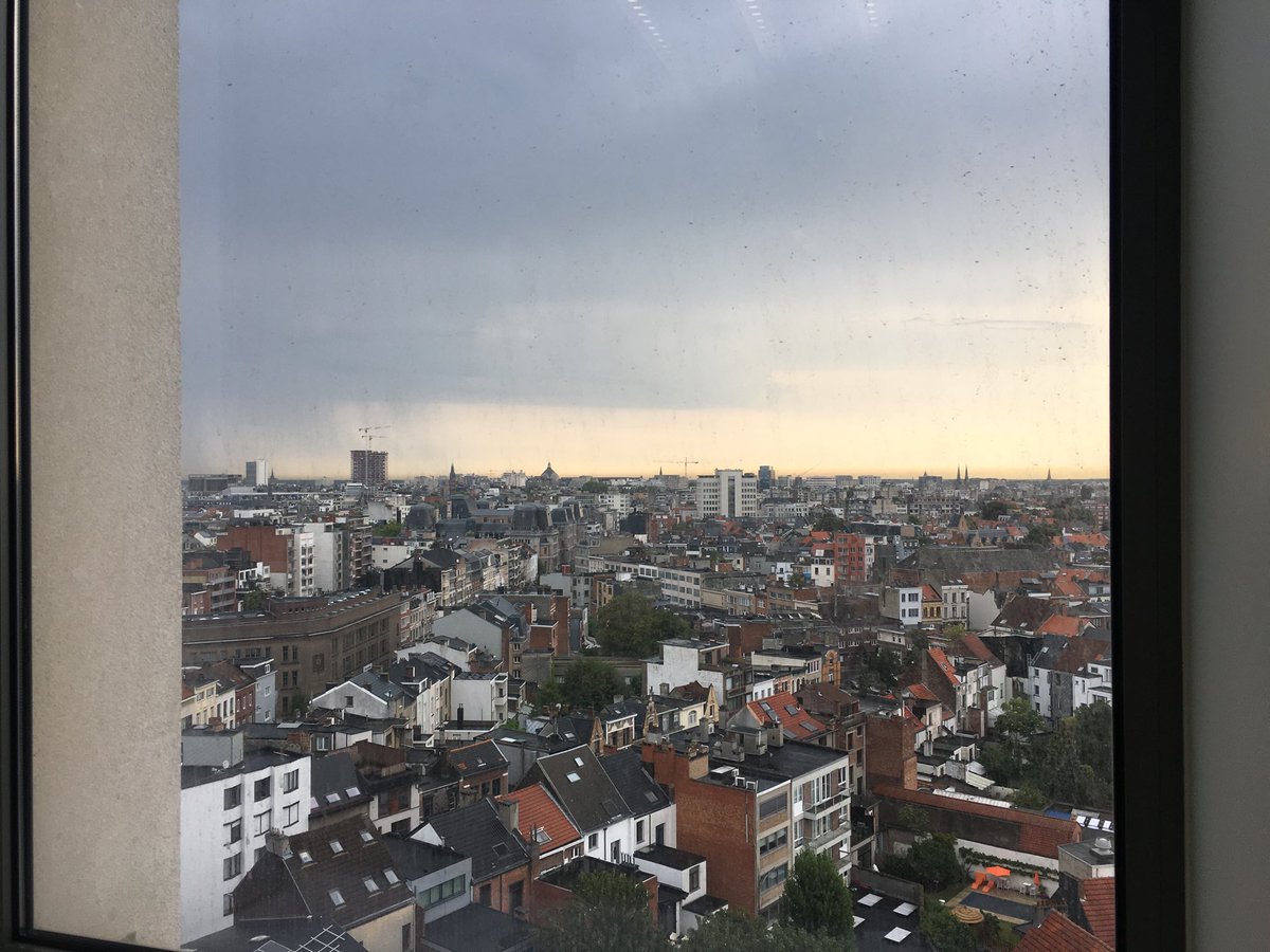 ellenwauters's tweet photo. Kijk eens aan, vergaderen bij @Stad_Antwerpen over ondernemerschap. #roomwithaview #openblik op @BusinessInA https://t.co/izxniQ3Rlz